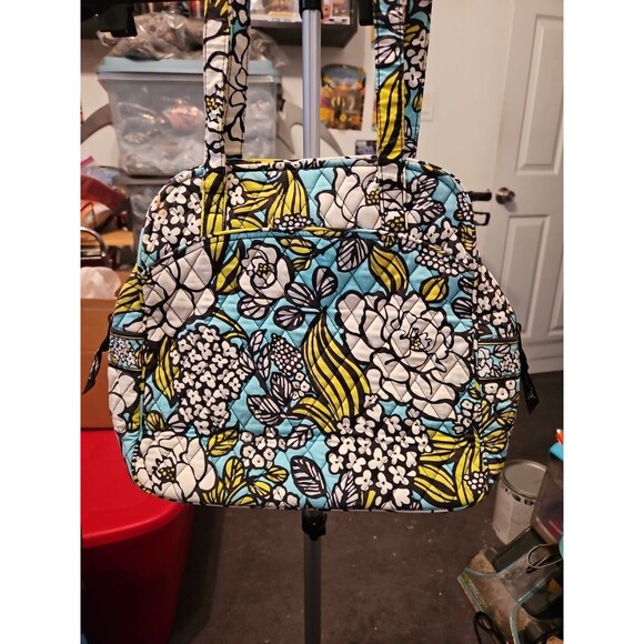 VERA BRADLEY ~ ISLAND BLOOMS ~  TRAVEL BAG ~ SHOULDER STRAP - Picture 2 of 4